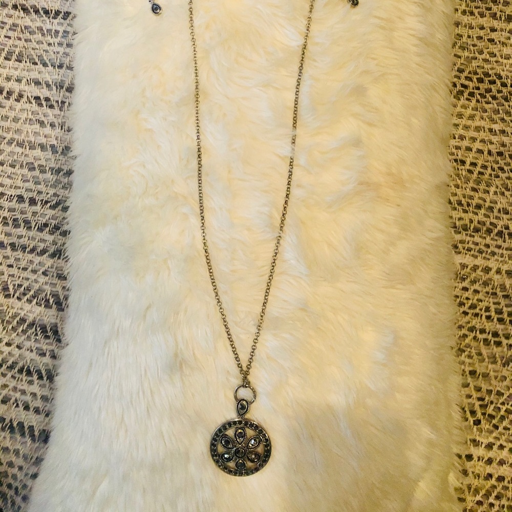 Premier Designs Long Stone Pendant and Earrings